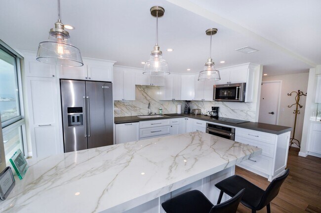 1710 Avenida Del Mundo Unit Vacation Rental