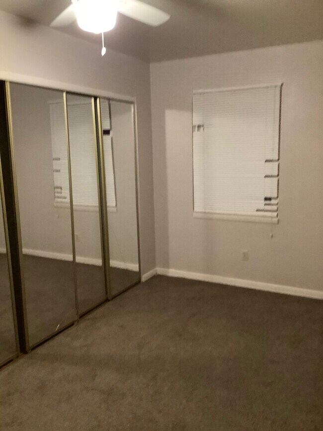 Photo - 689 Woodstock Rd Unit 689