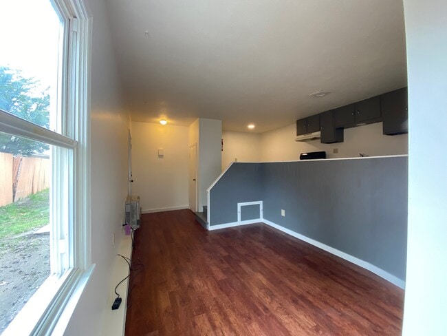 Building Photo - 12 Loaldo Dr Unit 1 Bedroom