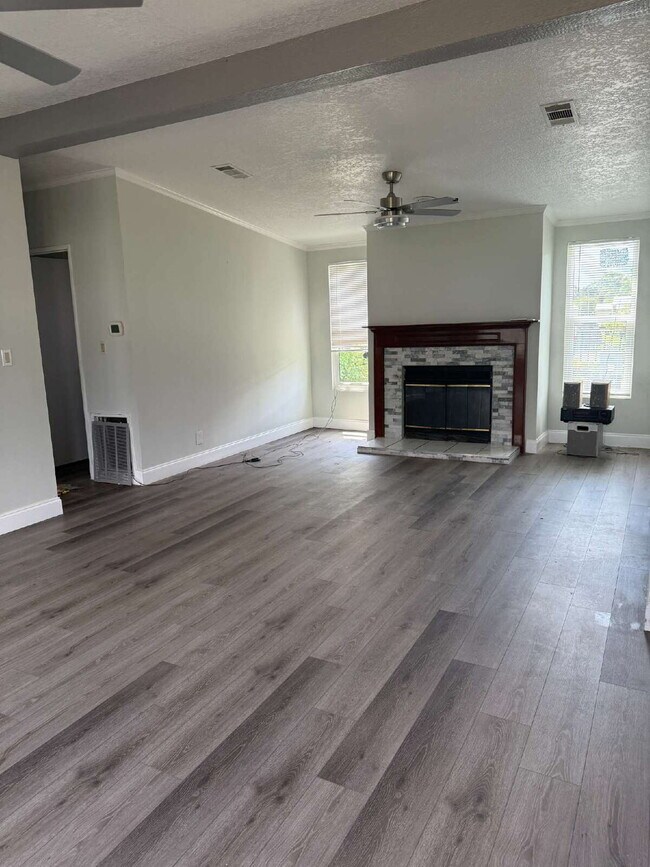 Photo - Charming 3/2 Mobile Home Retreat in Serene...