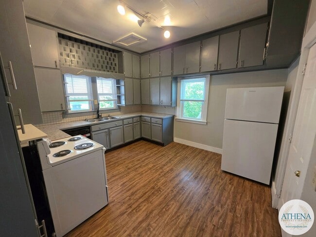 Photo - 2 Bedroom / 1.5 Bath House - NEAR SEMO's CAMPUS