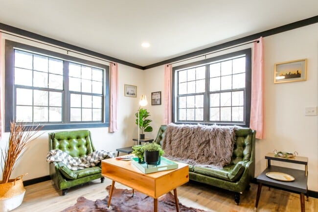 Photo - 312 W Queen St Unit B