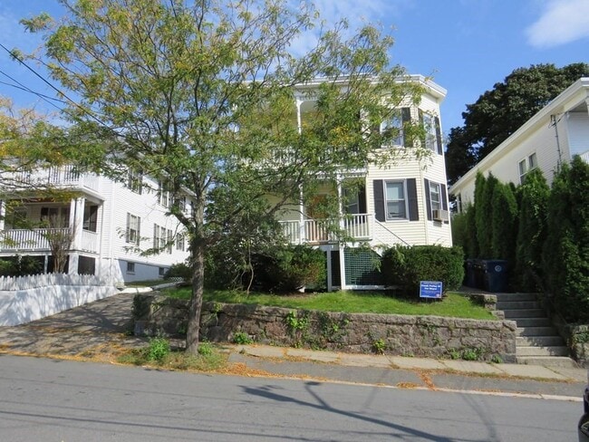 Building Photo - 15 Hazel St Unit 1