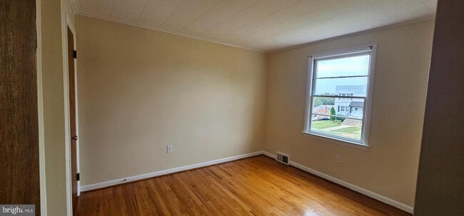 Photo - 222 E Whitlock Ave