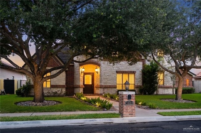 Building Photo - 38 3rd N Ln