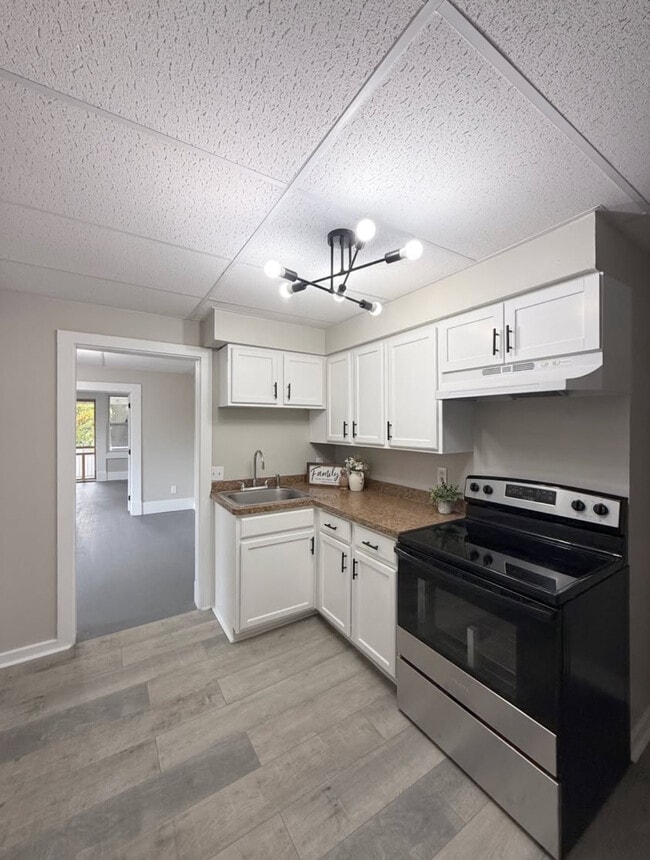 Building Photo - 341 Allen St Unit 2R