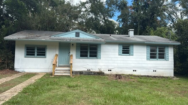 Building Photo - 1638 Sharkey St