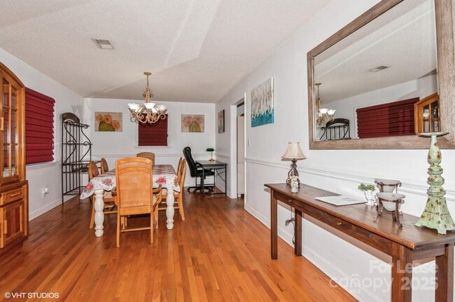 Photo - 9938 Sandra Ln