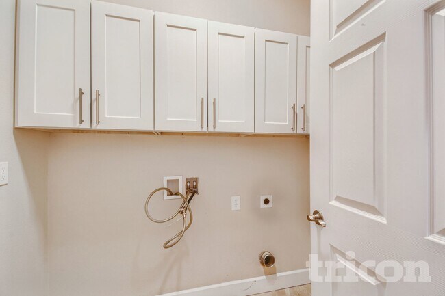 Photo - 9805 W Hinsdale Pl