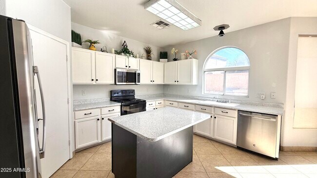 Photo - 1103 E Grove St