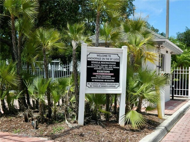 Photo - 2506 SE Anchorage Cove Unit G-1
