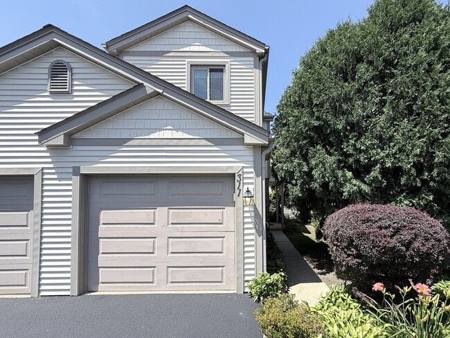 Photo - 311 E Forest Knoll Dr