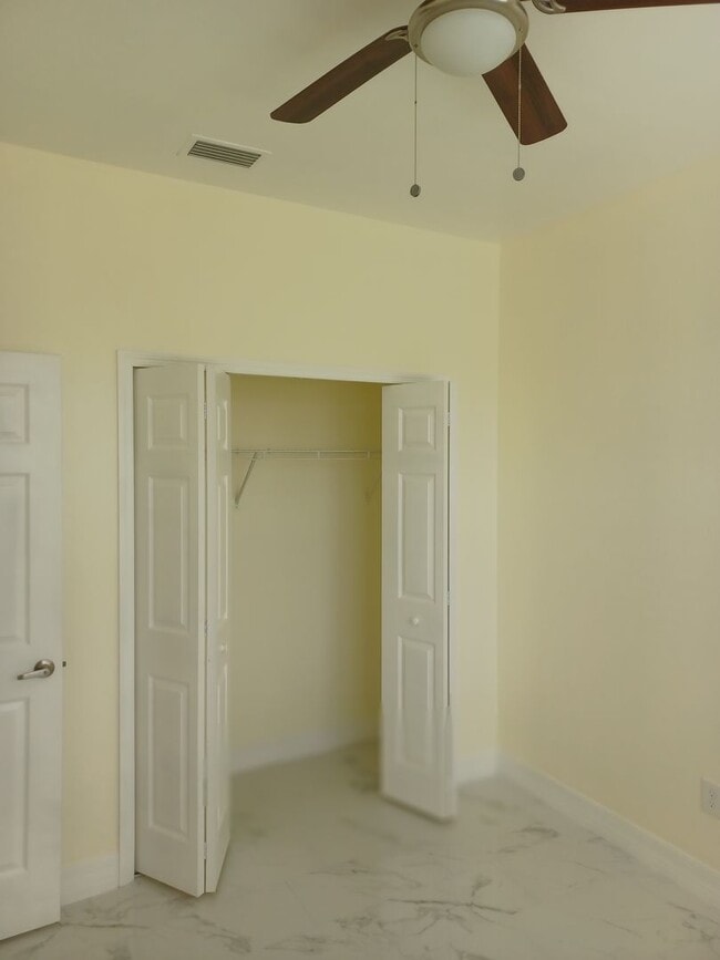 SW area 3/2/2 Duplex with a fenced in yard