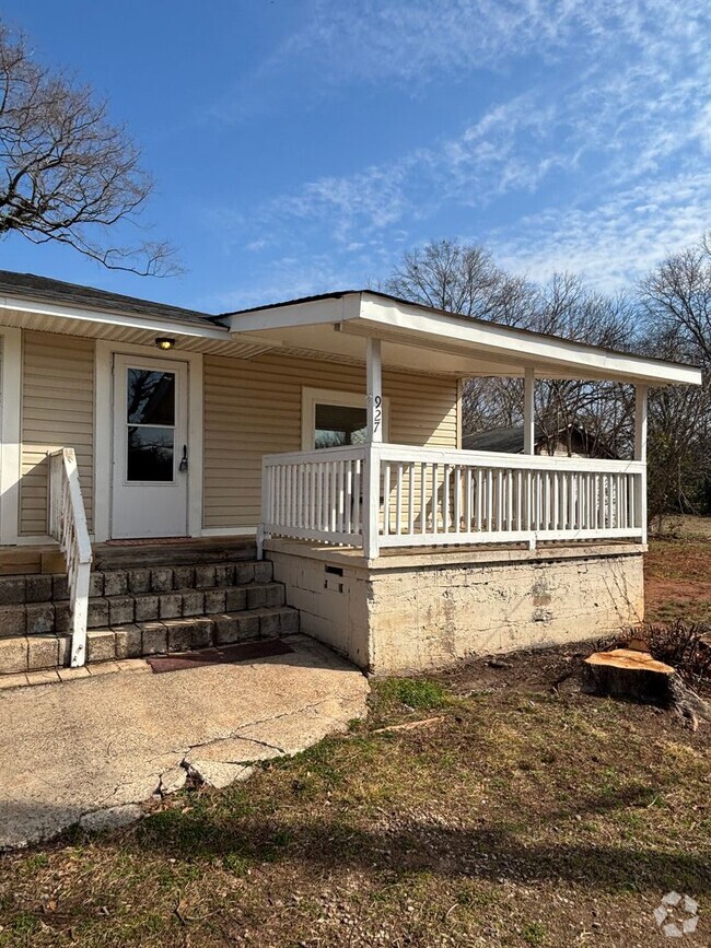 Building Photo - Charming 2-Bedroom Duplex for Rent Rental