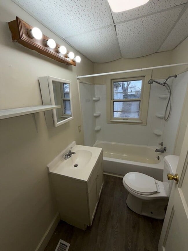 Photo - 1813 Jeanette Ave