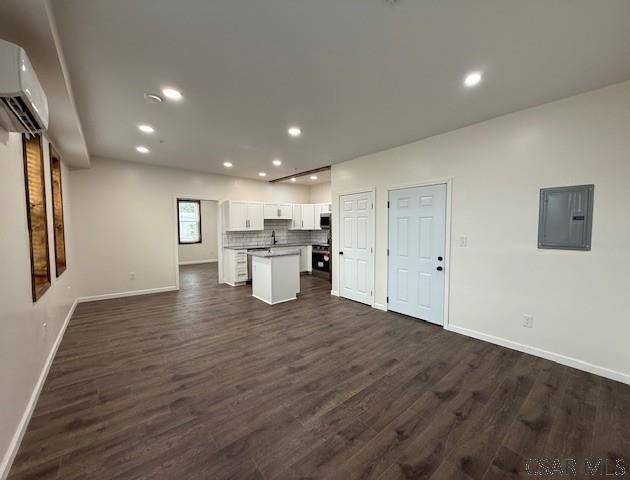 Photo - 1800 Graham Ave