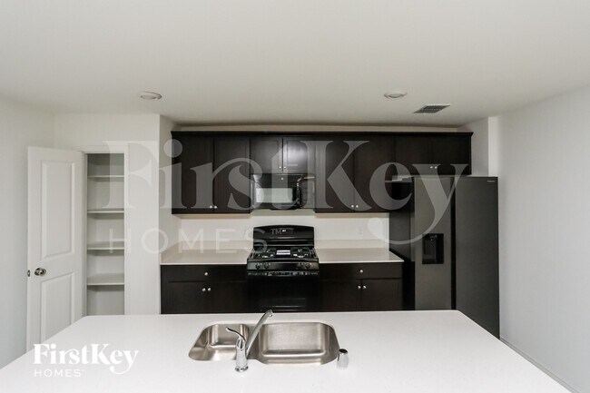 Photo - 1141 Crestview Dr