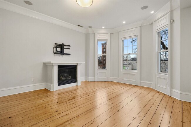 Photo - 703 E 4th St Unidad 2