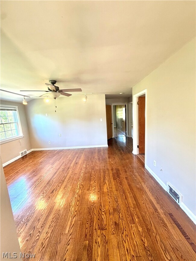 Photo - 28175 Shaker Blvd