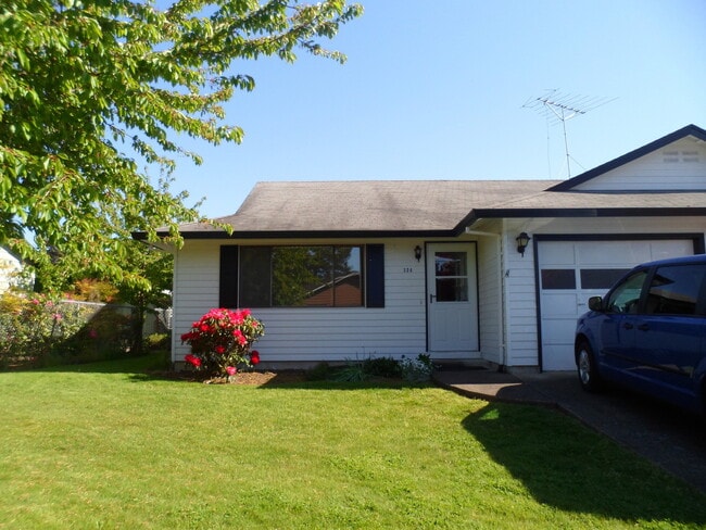 Building Photo - 312 NE 24th St Unit 324