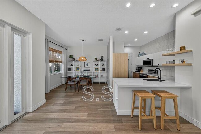 Photo - 15 NE 20th Ave