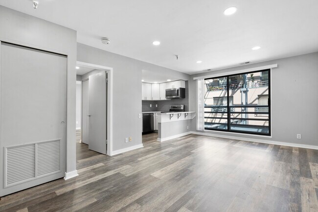 Photo - 3 N Christopher Columbus Blvd