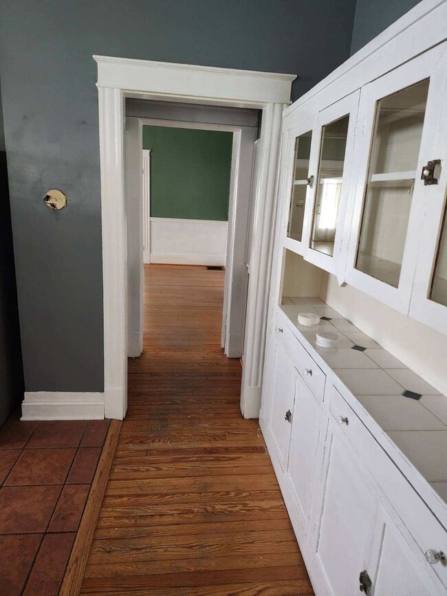 Photo - 2 Bedroom 2 bath house 1850 Square Foot!! Lots of Room!!