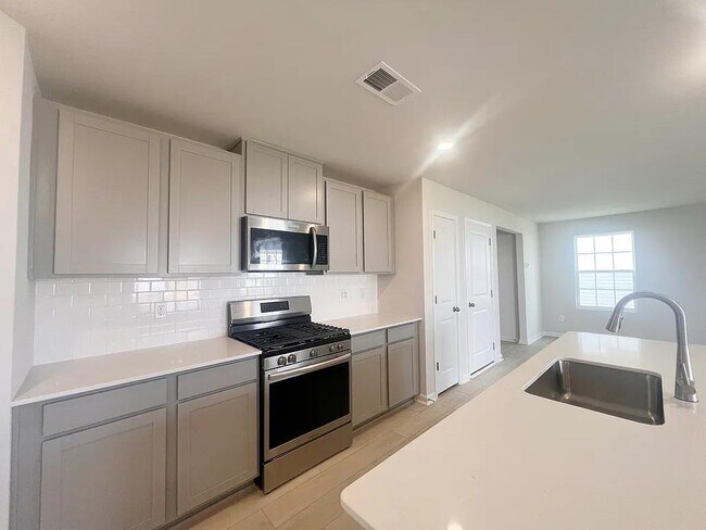 Photo - 416 Assata Ln