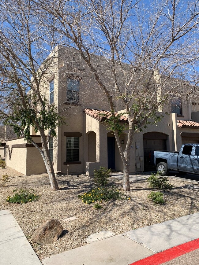 Building Photo - 1886 E Don Carlos Ave