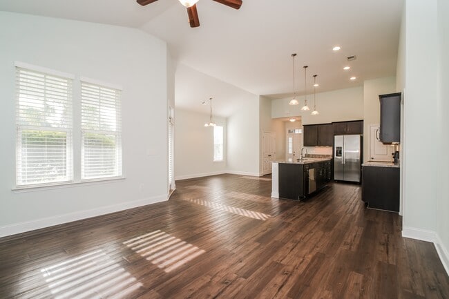 Photo - 49 Highland Forest Cir