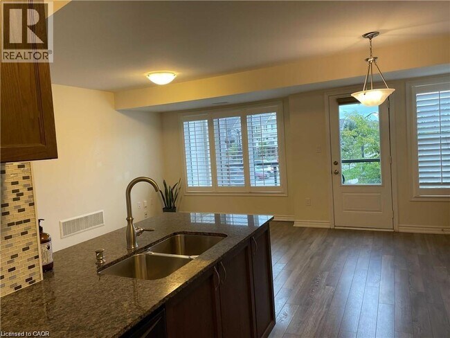 Photo - 86 Daylily Ln