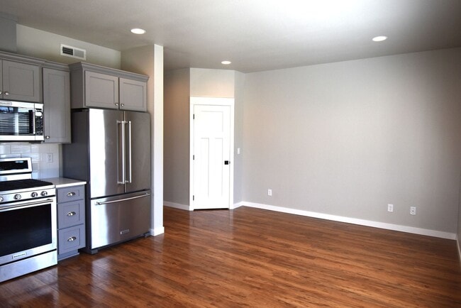 Photo - 556-558 Harrison St. Unit 558 Harrison St