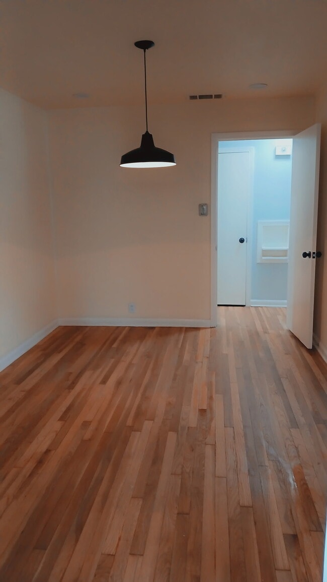 Photo - 115 Coyle Pl