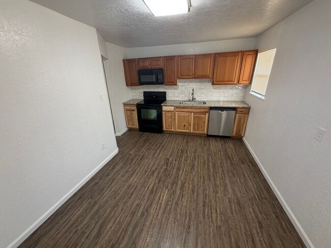 Photo - 5310 NW Liberty Ave