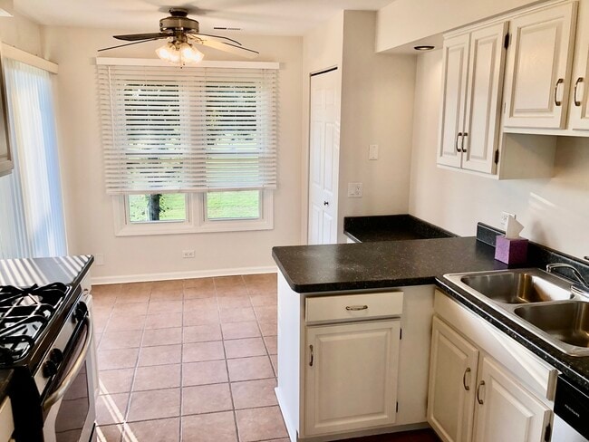 Photo - 1426 Clairmont Ct Unit 1426
