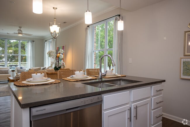 1BR, 1BA - 996SF - Kitchen - The Osprey at Lake Norman