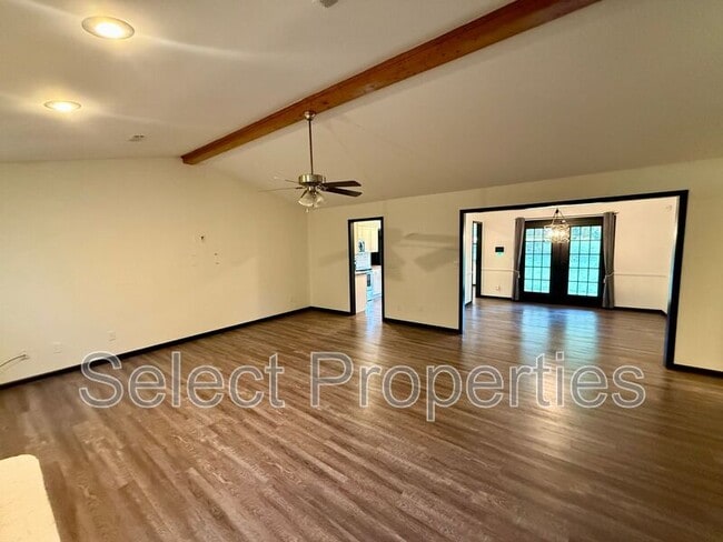 Photo - 606 Shadow Ridge Dr