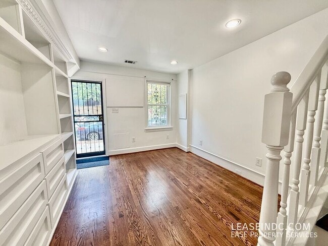 Photo - 2333 17th St NW