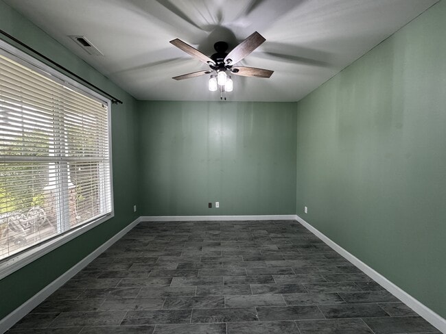 Photo - 231 Southwoods Ln