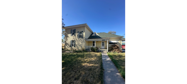Building Photo - Secluded Country Living