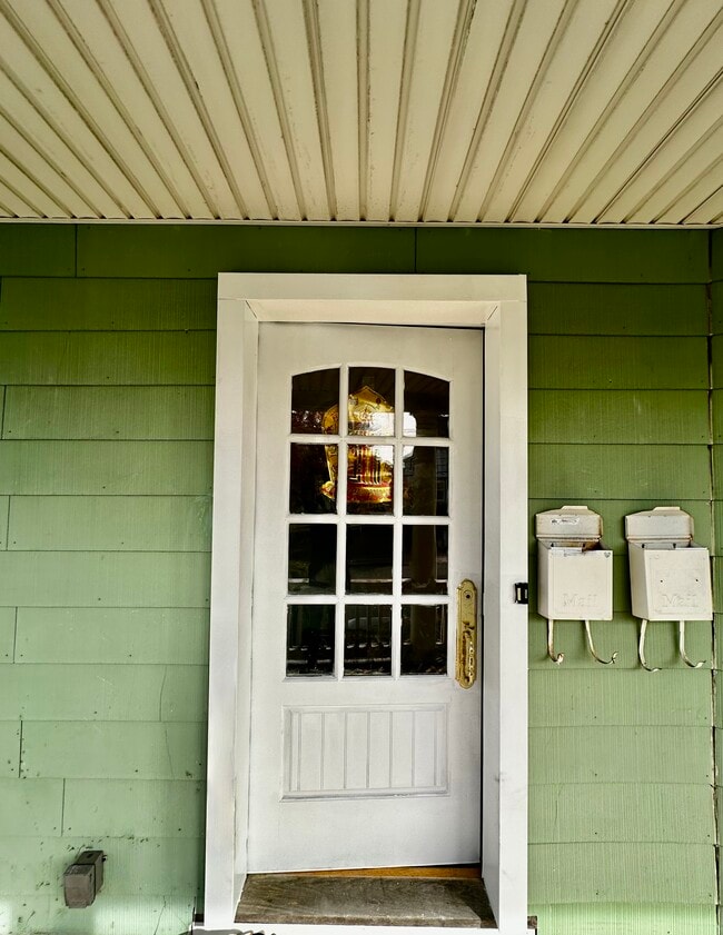 Puerta principal - 227 Hamilton Ave Unidad 2