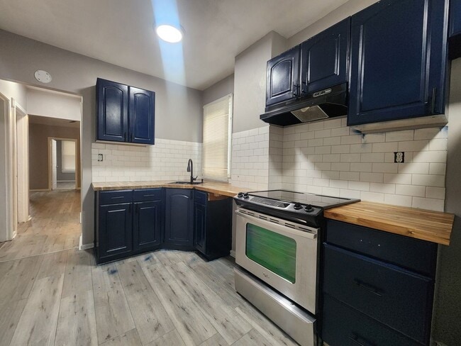 Photo - Completely Remodeled 3 Bedroom Duplex near...
