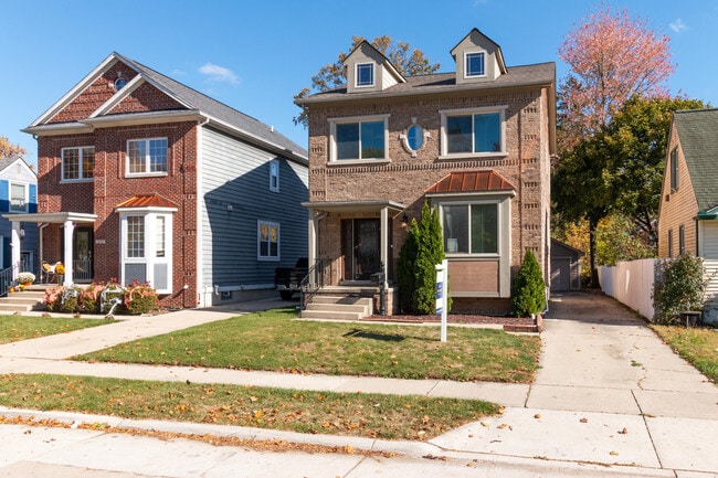 Photo - 3334 Cummings Ave