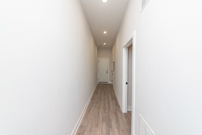 Photo - 1907 S Racine Ave Unit 2