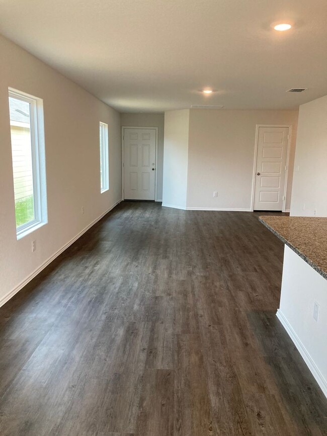 Photo - 3 Bedroom/2 Bathroom Lonesome Dove