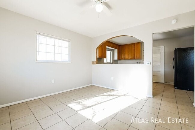 Photo - 881 E Egbert St