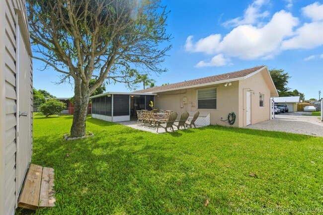 8685 SW Keathley Ct