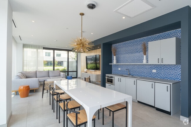 Interior Photo - Broadridge Rental