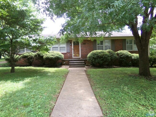 Building Photo - 1514 NE Wellman Ave Rental
