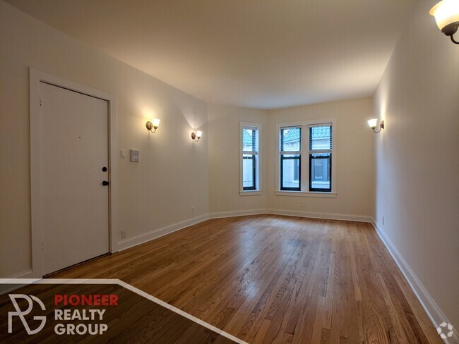 Building Photo - 4038 N Ashland Ave Unit #4038-W3 Rental